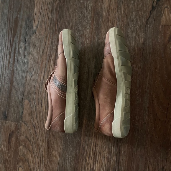 Ecco shoes - Picture 3 of 5